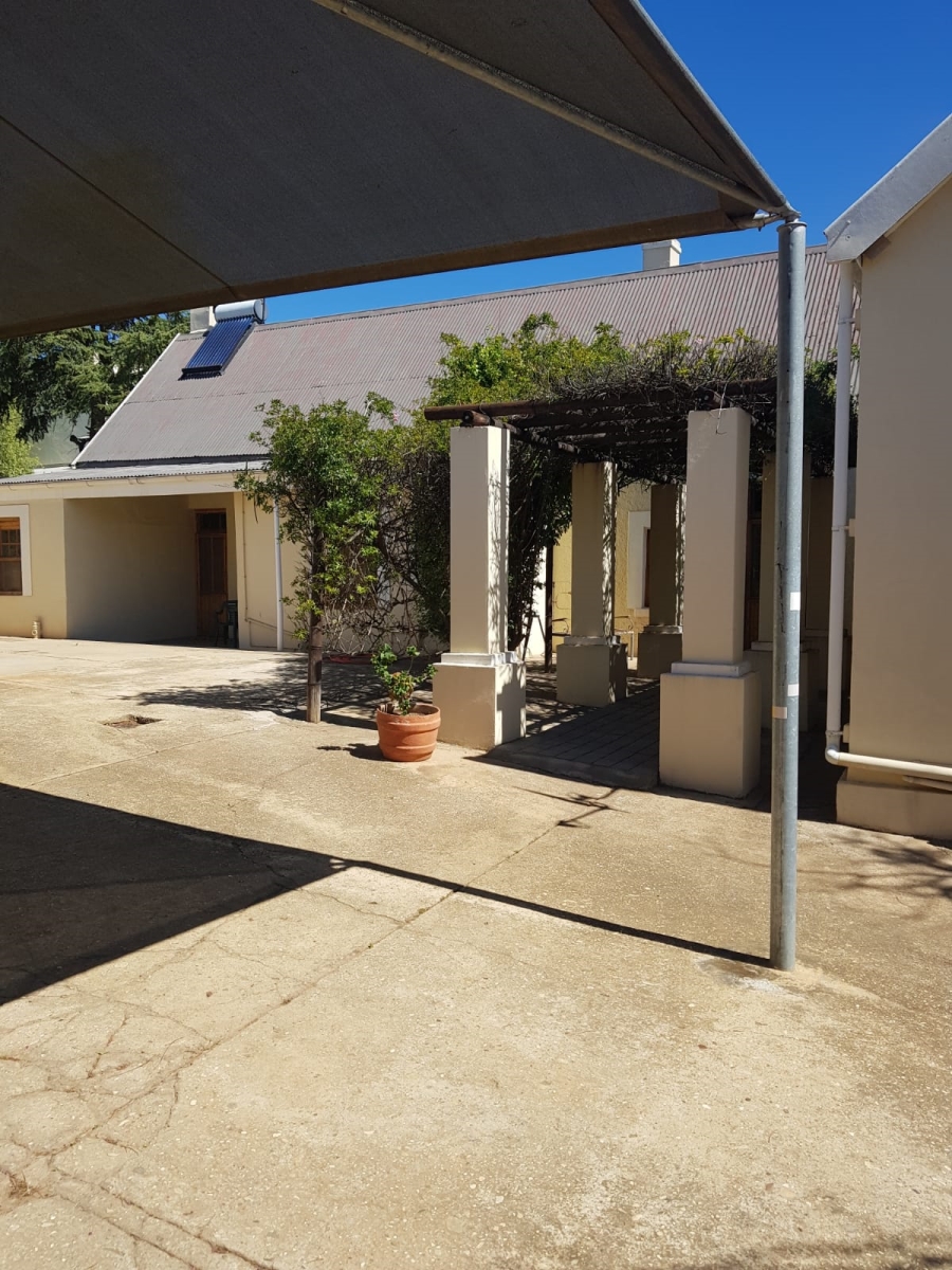 9 Bedroom Property for Sale in Uniondale Western Cape